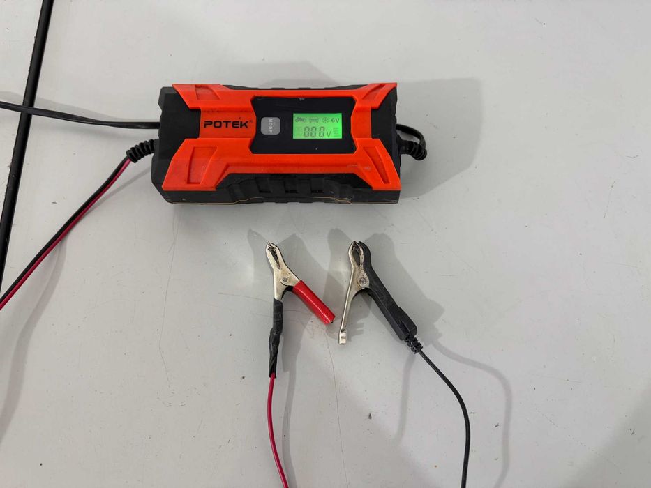 Зарядно за акумулатор - Potek 6-12 V