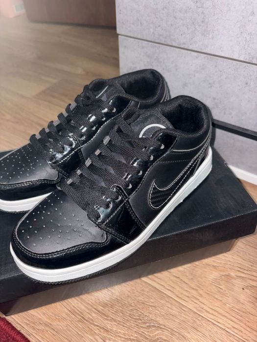 Продаются кроссы-все 38р