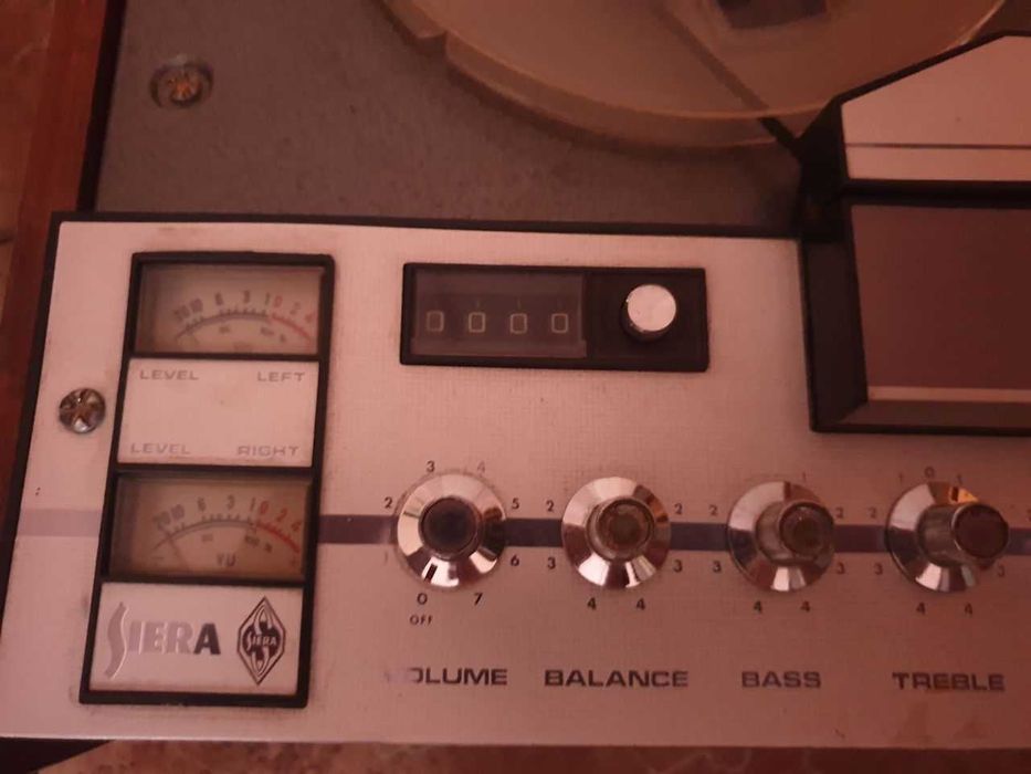 Катушечный (бабиный) магнитофон  Siera 60-х годов