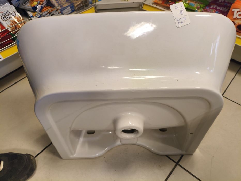 Мивка Roca the gap