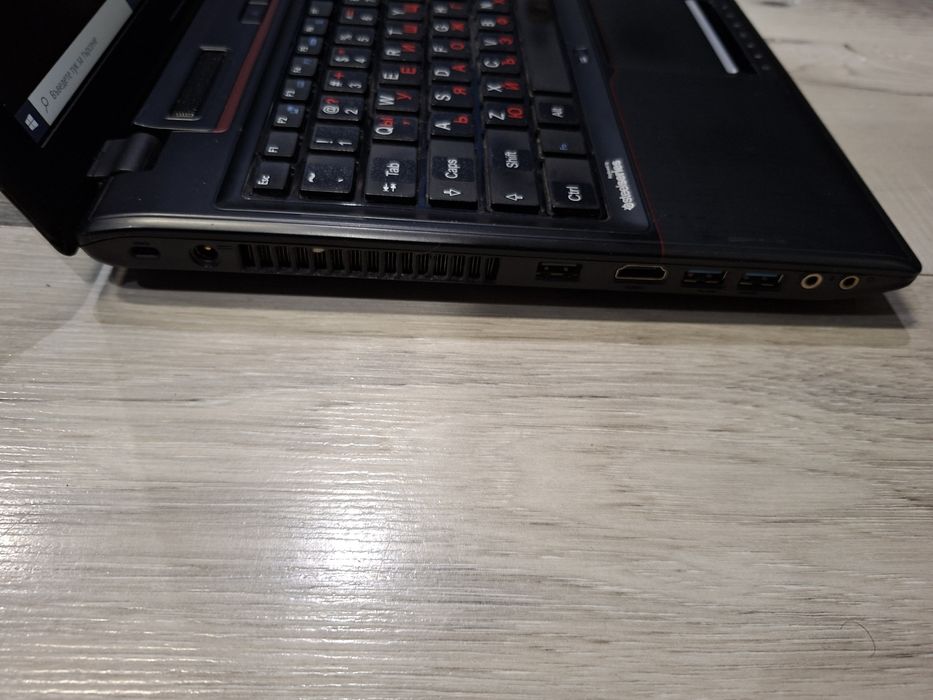 MSI ms-16gh-i5 4200H/16гб/360гб ссд/Nvidia 840M-2гб