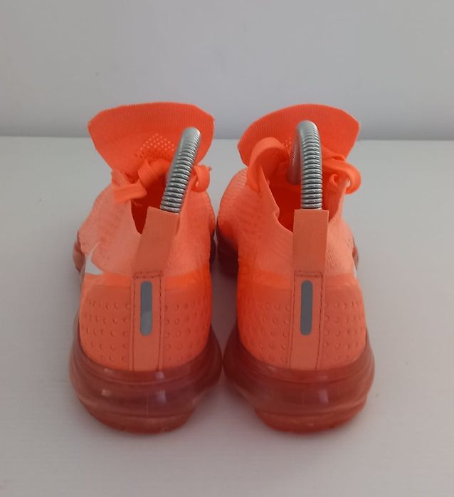 Adidași damă, bine întreținuți