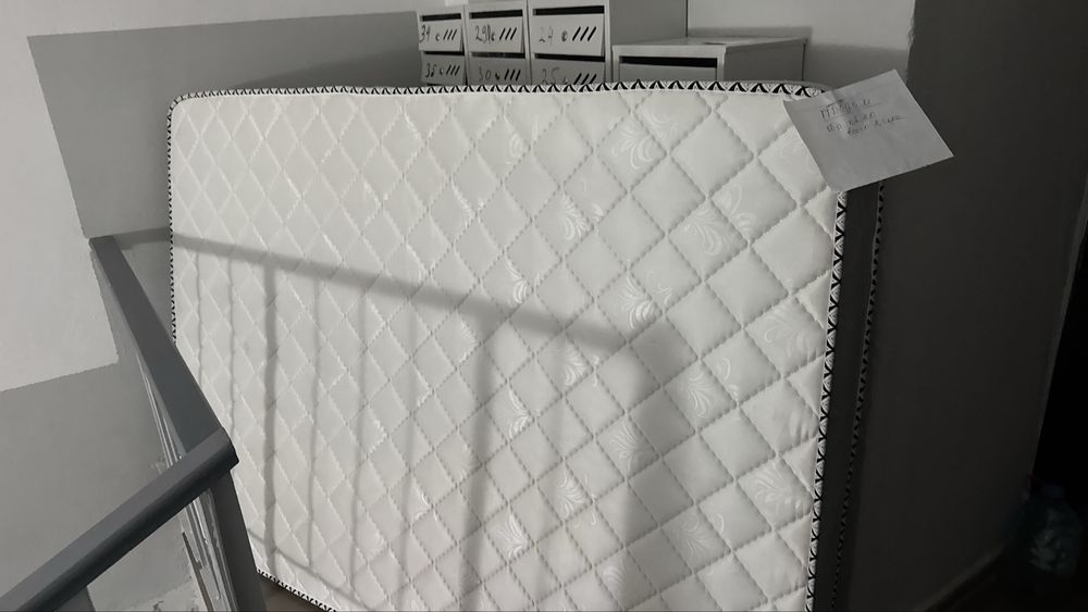 Матрац в хорошем состоянии