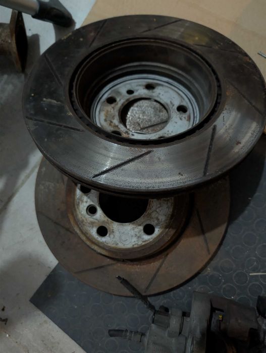 Задни спирачни дискове, накладки и апарати за BMW F 340i