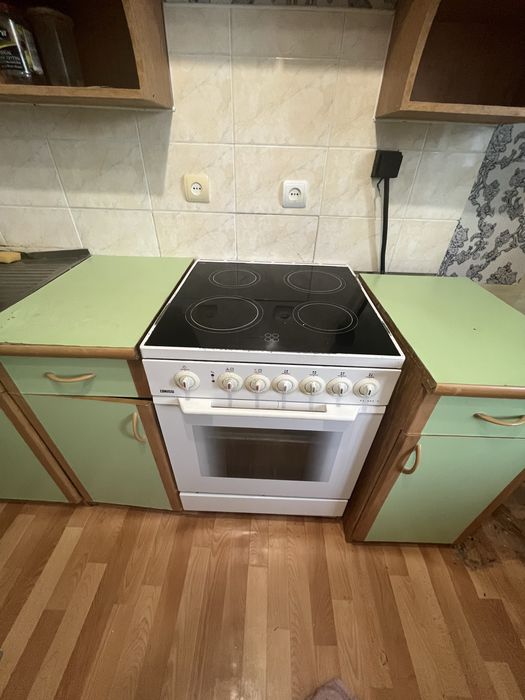 Продам электро плиту