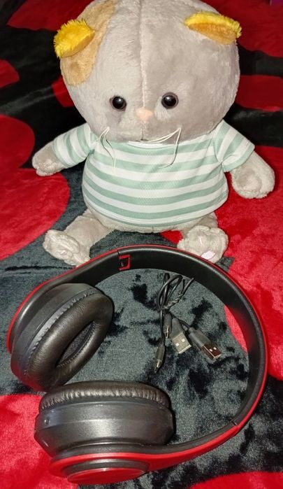 Продаю блютуз наушники беспроводные