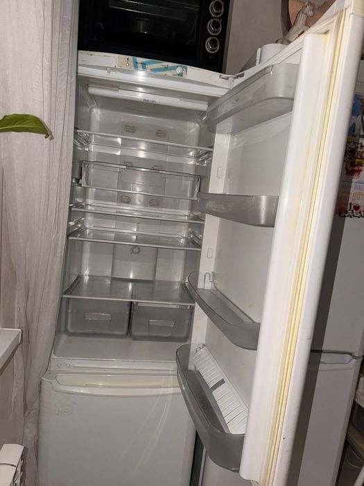 Продается  Холодильник