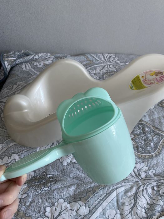 Продам горку для купания и ковш