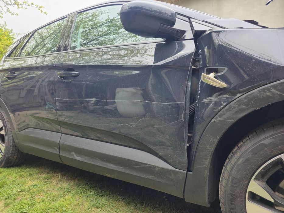 Opel Grandland X avariat