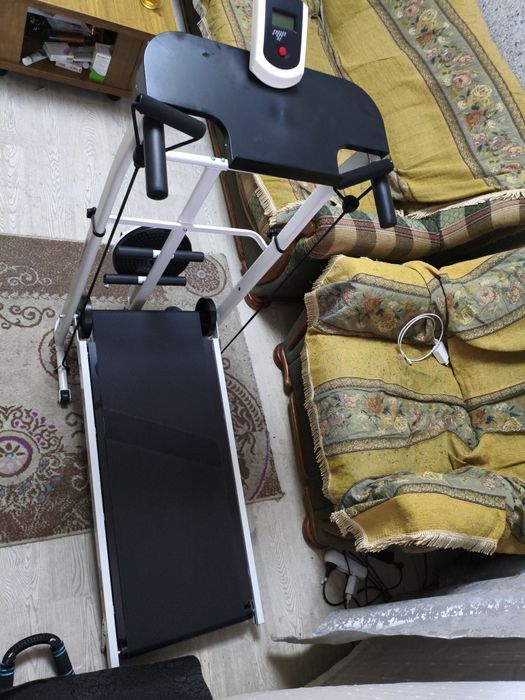 Продам беговую дорожку механика и велосипед всё новое все вопросы по т