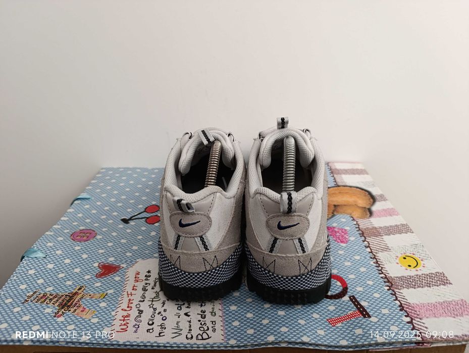 Nike Air Humara "оригинални маратонки 39 номер