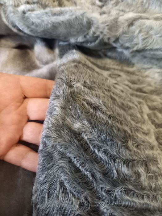 Шуба мутоновая натуральная.