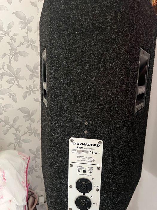Vând Dynacord F150