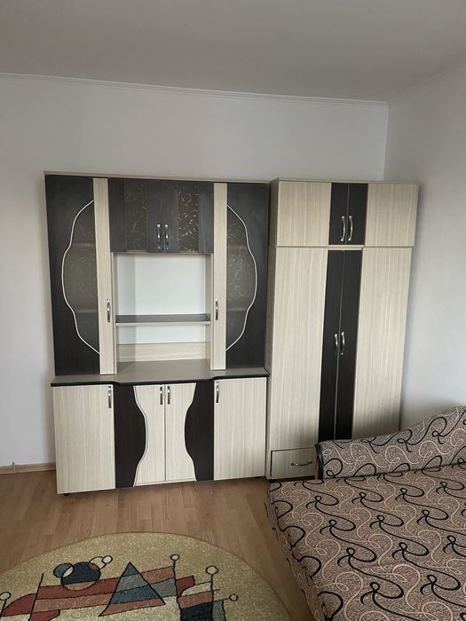 Închiriez garsonieră