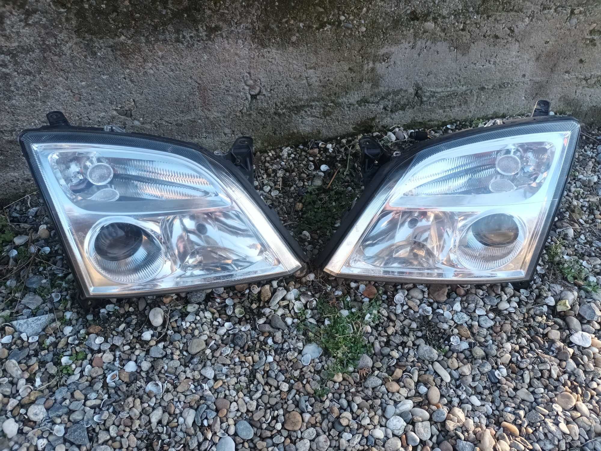 Ляв и десен фар за опел вектра ц сигнум OPEL VECTRA C SIGNUM гр. Белене ...
