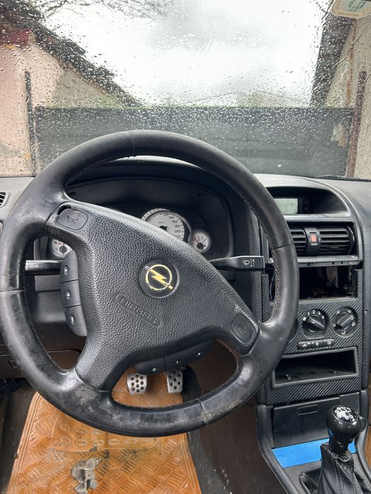 Vând sau dezmembrez