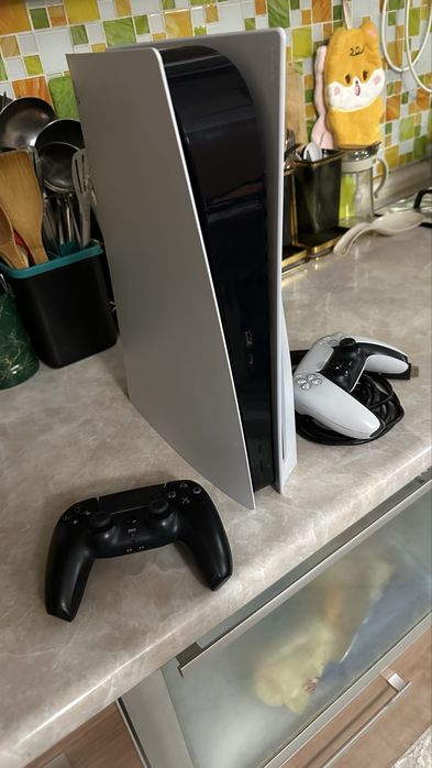 Продам айфон 14 про в корпусе 17 про и PlayStation. 5