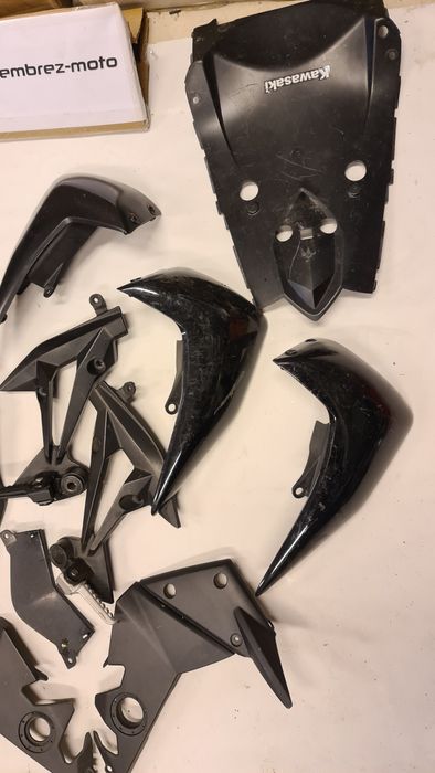 Scărița scărițe pilot pasager Kawasaki Z750 Z1000 anii 2007 2012 stop