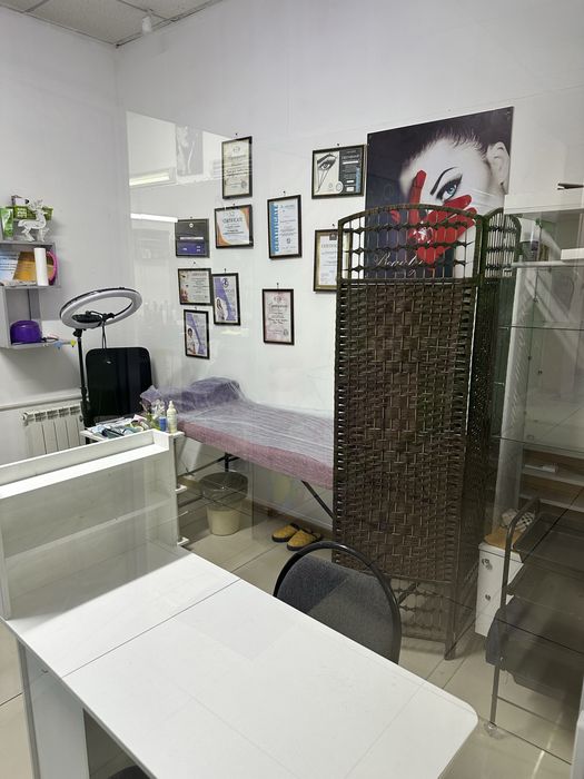 Сдается маникюрный столик в аренду!