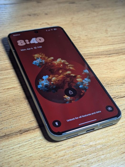 Продам Hazel Google Pixel 8 на 8/128 гб, версия анлок.