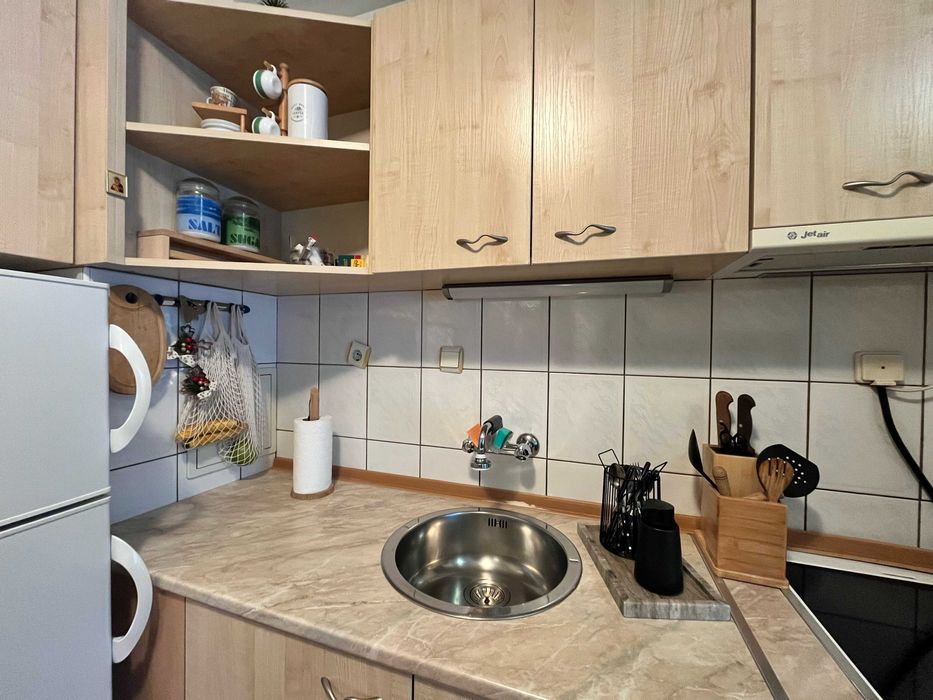 Лазур двустаен апартамент до ФЛОРА и БСУ с гледка море