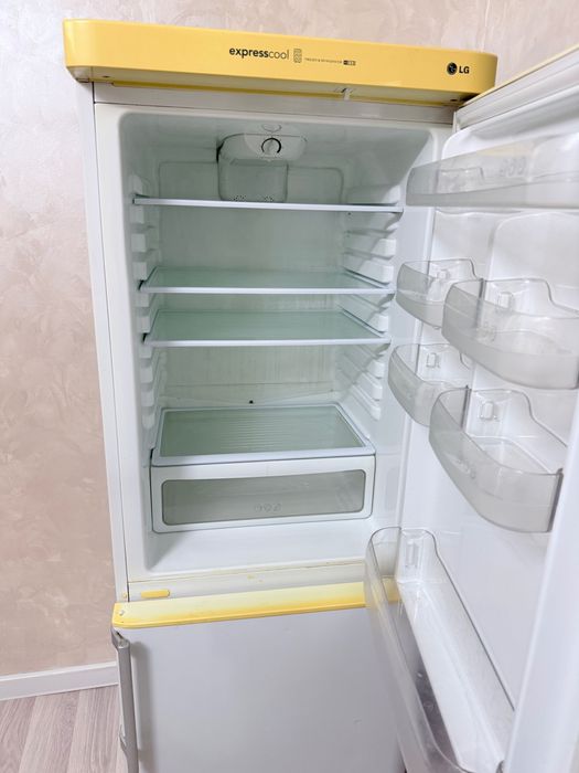 Продам холодильник