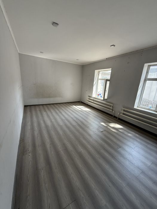 Hovli sotiladi! 12 sotix. 7 ta xona 2 ta sanuzel.