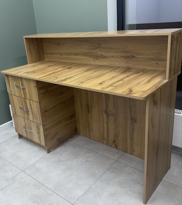 Продам ресепшен (стойка администратора)