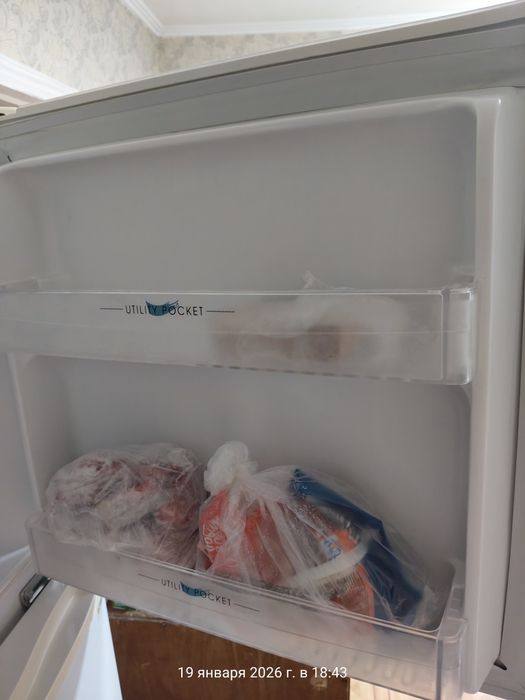 Холодильник двухкамерный Samsung