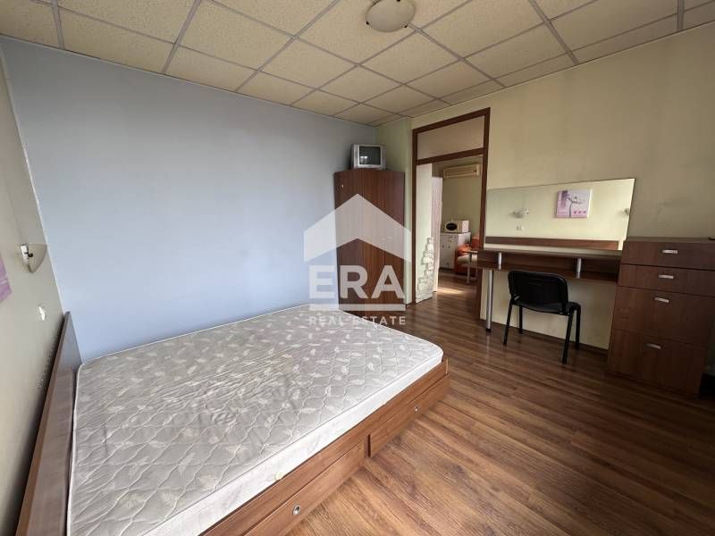 Дава се под наем Двустаен апартамент в Велико Търново, Център - 53 кв.м за 280.5 € - Снимка #3