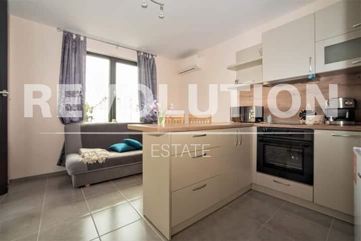 Дава се под наем Двустаен апартамент в Варна, Център - 60 кв.м за 600 € - Снимка #4