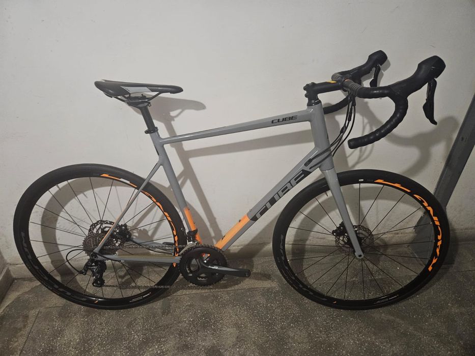 Bicicleta cube attain full Shimano tiagra