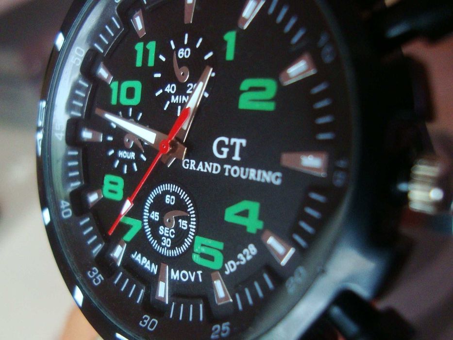 Продавам Часовник