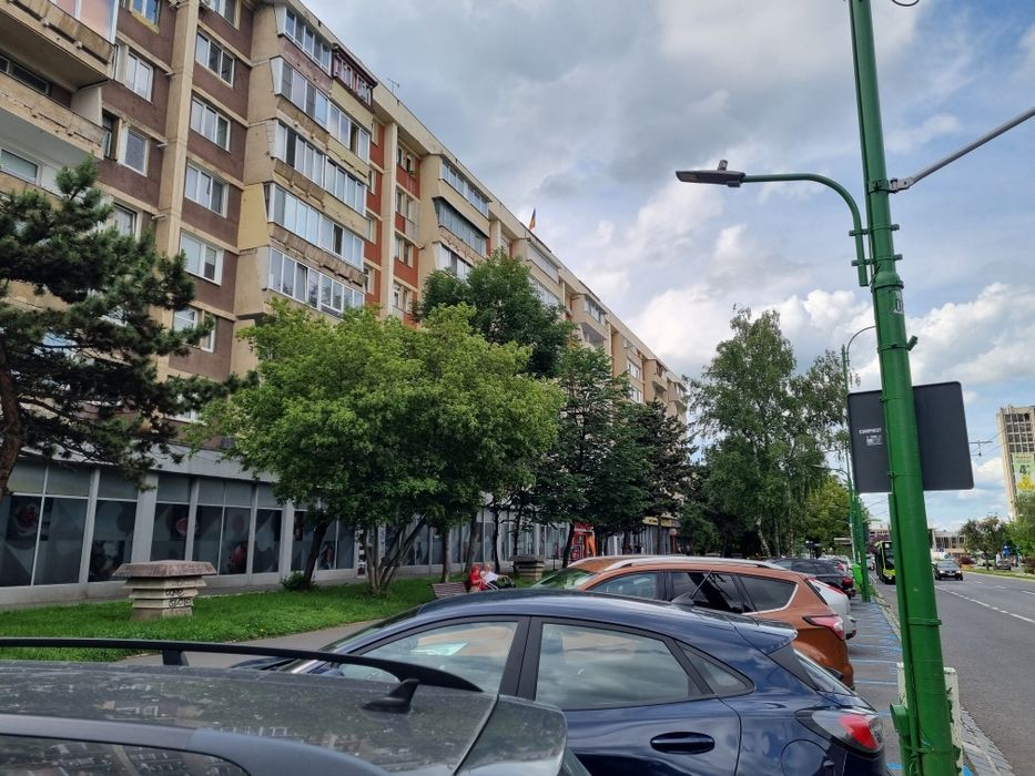 Vand 2 camere zona Gării
