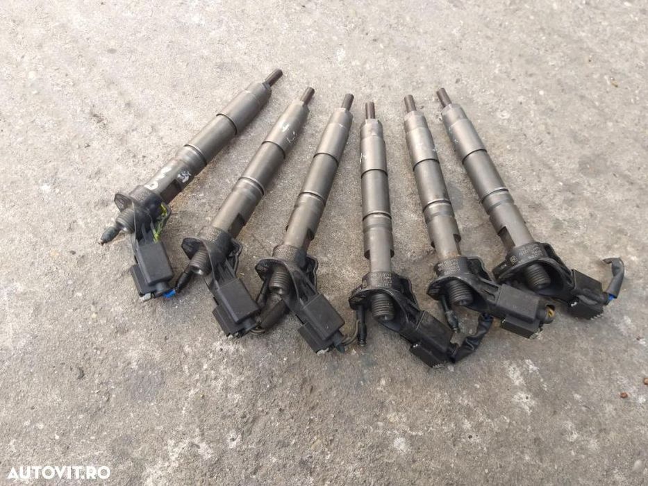 Injectoare / Injector Mercedes Vito 3.0 CDI 0445115064 Viano