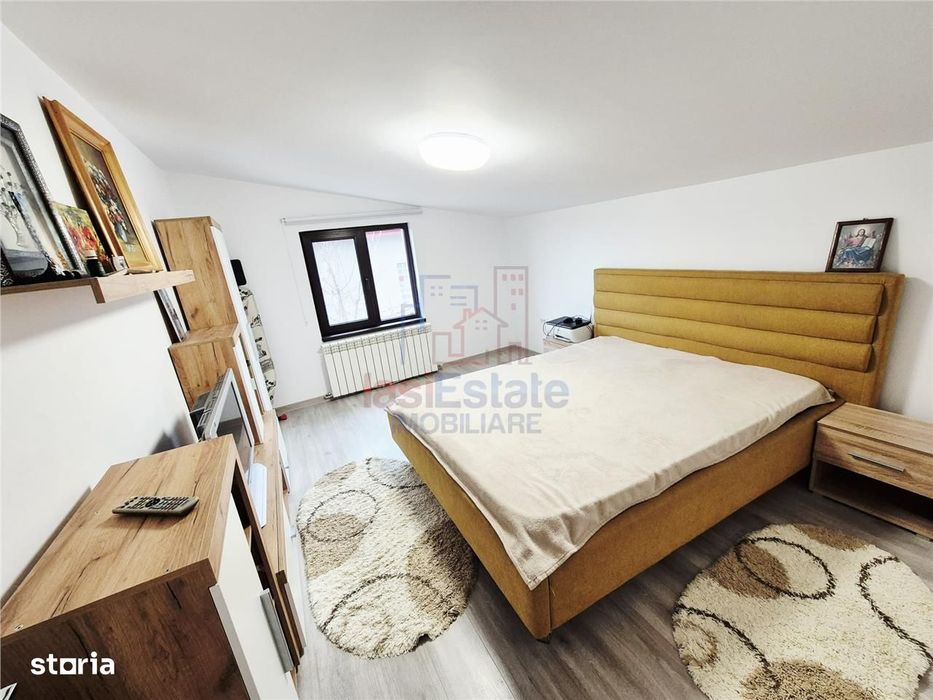 Apartament cu  camere decomandat de inchiriat