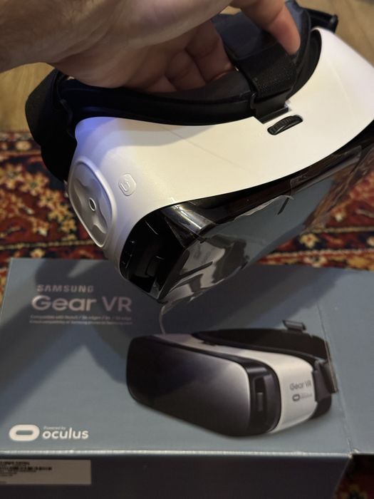 Vând Samsung Gear VR