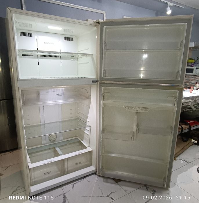 Продаётся холодильник бежевого цвета