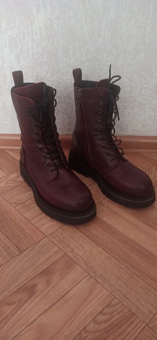 Продам зимние сапоги