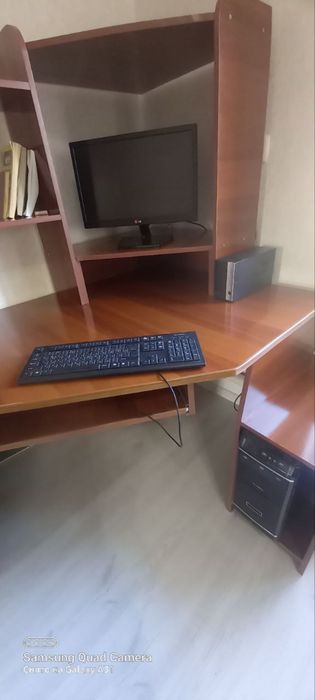 Компютер стол ва компютерни узи сотилади.