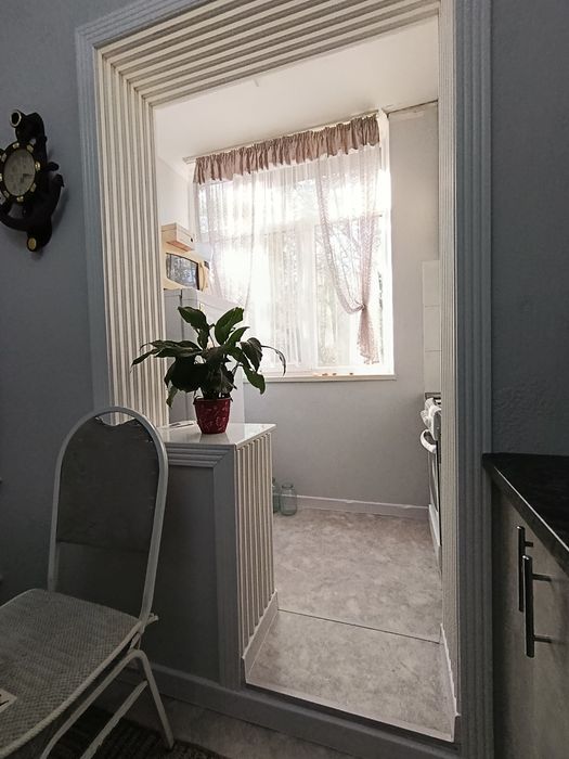 4комн кв, 4 эт , 7мкр,51 д, молоч кух