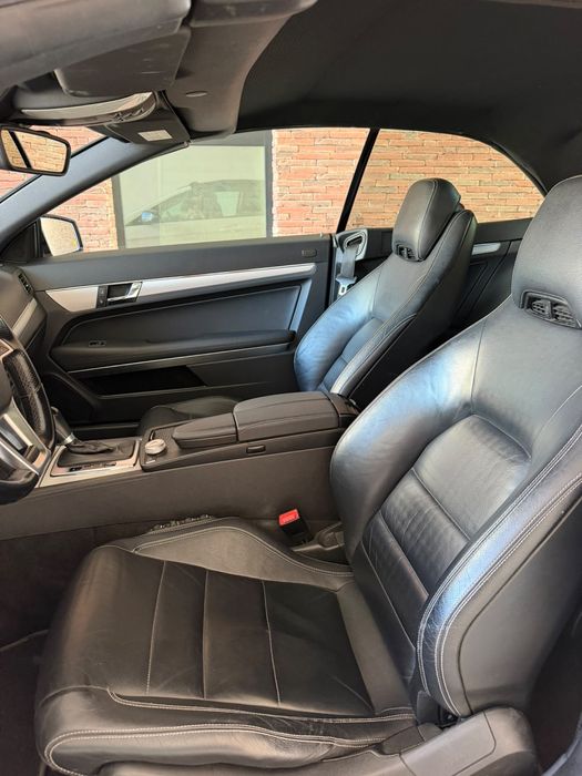 Mercedes Benz E 300 Cabrio pachet AMG  2013