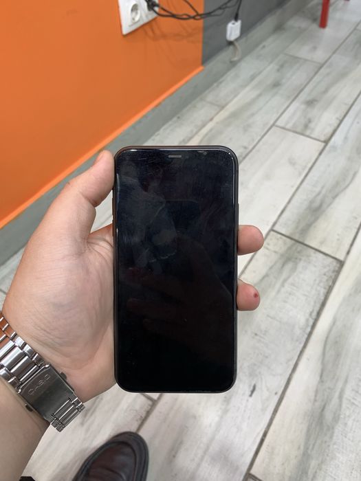 iphone 11  black