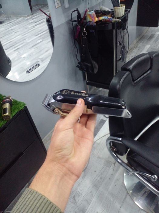 Senuor moshinka sotladi