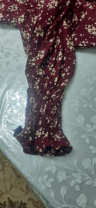 Abaya sotiladi ro'moli bilan