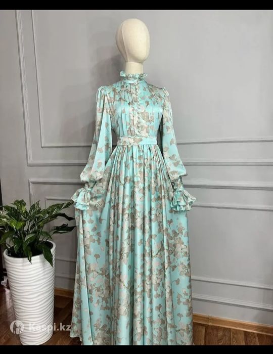 Платье от известного бренда