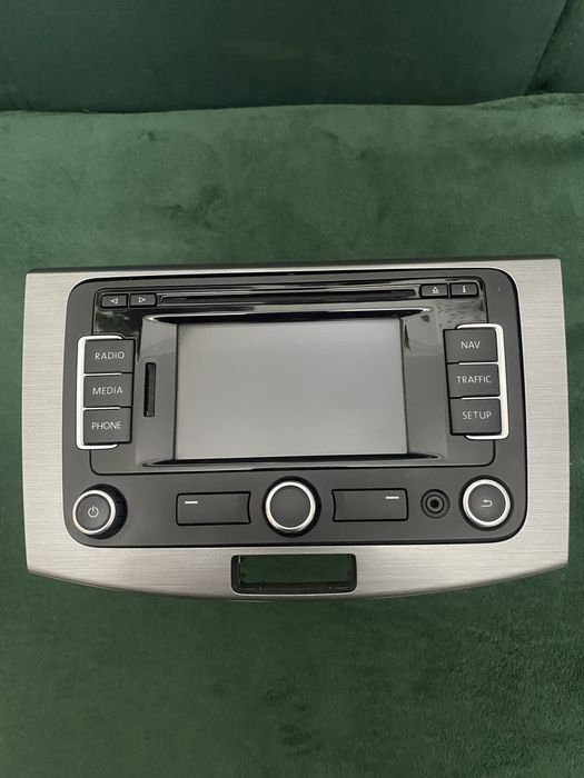 De vanzare navigatie Rns310 cu camera mansalier si ramă