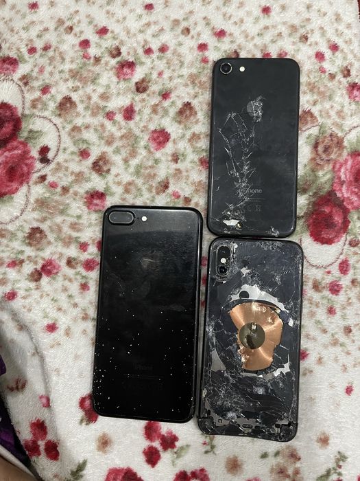 Vand iphone pentru piese