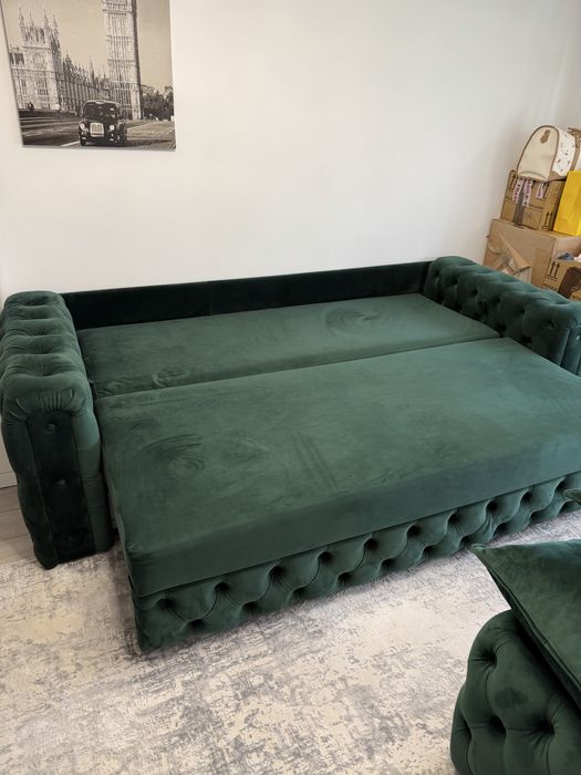 Canapea extensibilă Chesterfield verde smarald + măsuță otomană | Stare excelentă