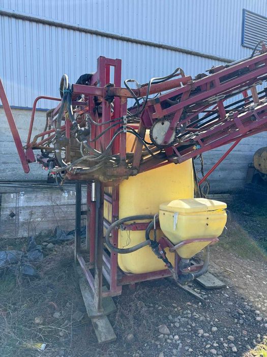 Masina erbicidat MET Hardi